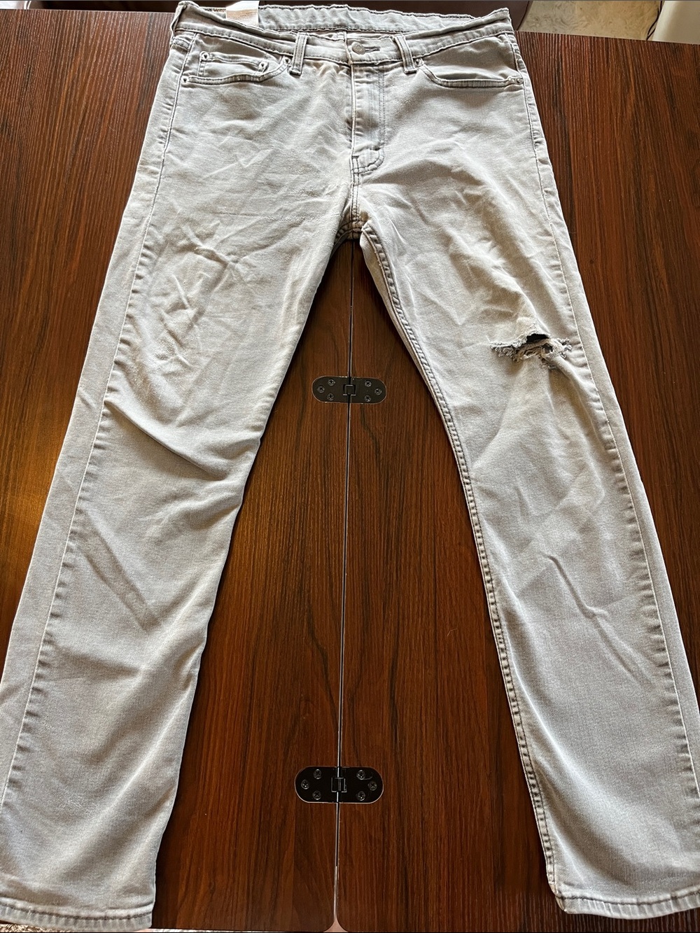 Men's Levi’s 513 Light Gray Ripped Slim Jeans distressed 32x30